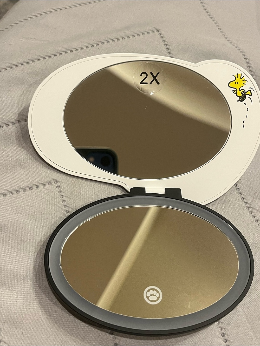 Peanuts Snoopy White and Black LED Compact Mirror - Picture 8 of 8